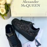 حذاء MCQUEEN اسود ستراس 🖤