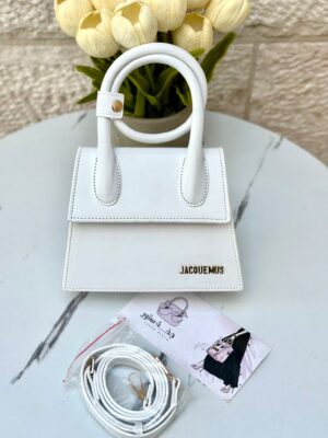 شنتة Jacquemus ابيض