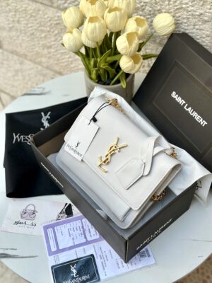 YSL كتف ابيض مع علبة 🤍🎁