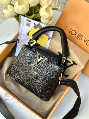 Louis Vuitton حجر 🖤💎 مع علبة