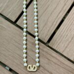 سنسال Valentino ذهبي مع لؤلؤ