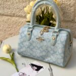 شنتة كوتش جلد ازرق 🩵