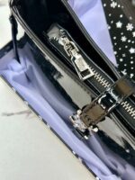 ⁦Ysl هوبو اسود لامع،اكسسوار فضي مع علبة 🖤⁩ - الصورة ⁦4⁩