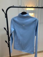 ⁦بلوزة جولف alo ازرق 🩵⁩ - الصورة ⁦2⁩