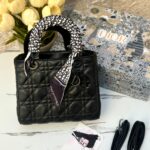 ليدي ديور اسود مَت،مع علبة،22 سم 🖤