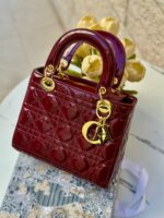 ⁦ليدي ديور ماروني لامع،مع علبة،22 سم ♥️⁩ - الصورة ⁦5⁩