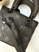 ⁦ليدي ديور اسود مَت،مع علبة،24 سم 🖤⁩ - الصورة ⁦4⁩