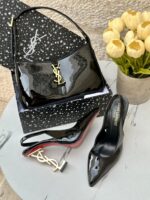 بكج YSL هوبو مع هيلز مفتوح من الخلف