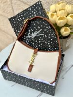 ⁦Ysl هوبو (اوف وايت+كمل) مع علبة⁩ - الصورة ⁦2⁩