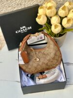 شنتة كوتش جوني كمل قاعدة 20سم مع علبة