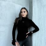 بلوزة جولف prada اسود صوف