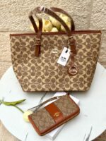 ⁦كوتش عسلي بكج (حقيبة+جزدان نقود)⁩ - الصورة ⁦2⁩