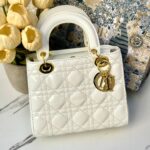 ليدي ديور ابيض لامع،مع علبة،22 سم 🤍