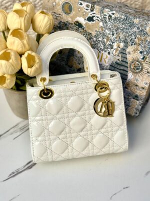 ليدي ديور ابيض لامع،مع علبة،22 سم 🤍