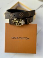 ⁦حزام LV اكسسوار مع علبة مختوم⁩ - الصورة ⁦2⁩