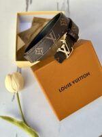 ⁦حزام LV مع علبة مختوم⁩ - الصورة ⁦2⁩