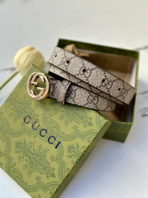 حزام Gucci مع علبة مختوم