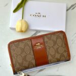 جزدان coach عسلي🤎سحاب .. كبير