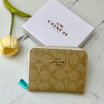 جزدان coach بيج صغير