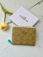 جزدان coach بيج صغير