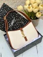 ⁦Ysl هوبو (اوف وايت+كمل) مع علبة⁩ - الصورة ⁦3⁩