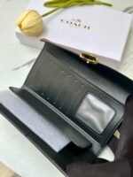 ⁦جزدان coach عسلي كبير 🤎⁩ - الصورة ⁦4⁩