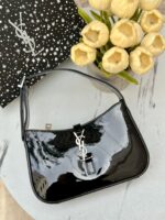 ⁦Ysl هوبو اسود لامع،اكسسوار فضي مع علبة 🖤⁩ - الصورة ⁦3⁩