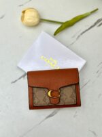 جزدان coach عسلي صغير 🤎