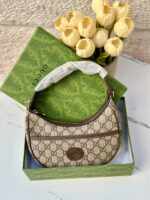 حقيبة GUCCI مع علبة، قاعدة 22سم