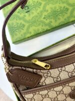 ⁦حقيبة GUCCI مع علبة، قاعدة 22سم⁩ - الصورة ⁦4⁩