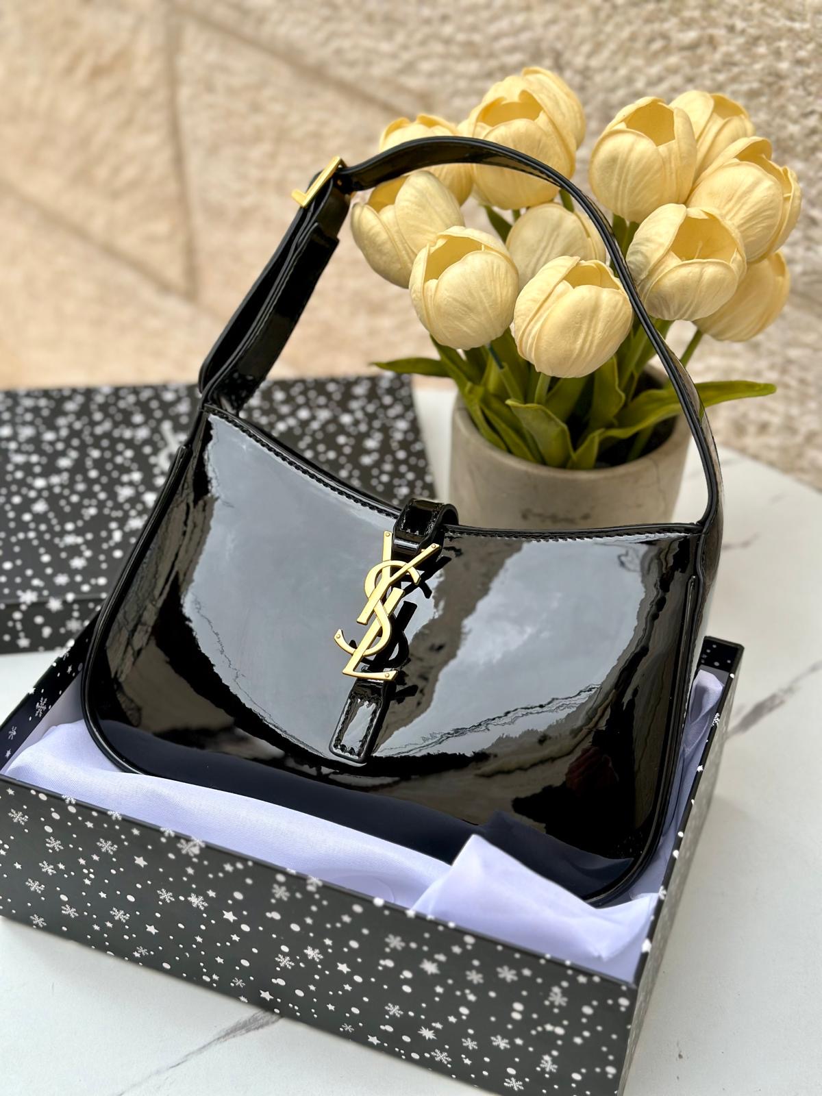 dd1ca428-3611-449f-b332-578573aa4c75 Ysl هوبو اسود لامع،مع علبة 🖤 - الصورة 1