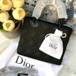 ليدي ديور اسود مَت،مع علبة،24 سم 🖤