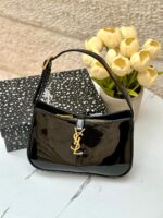 ⁦Ysl هوبو اسود لامع،مع علبة 🖤⁩ - الصورة ⁦2⁩