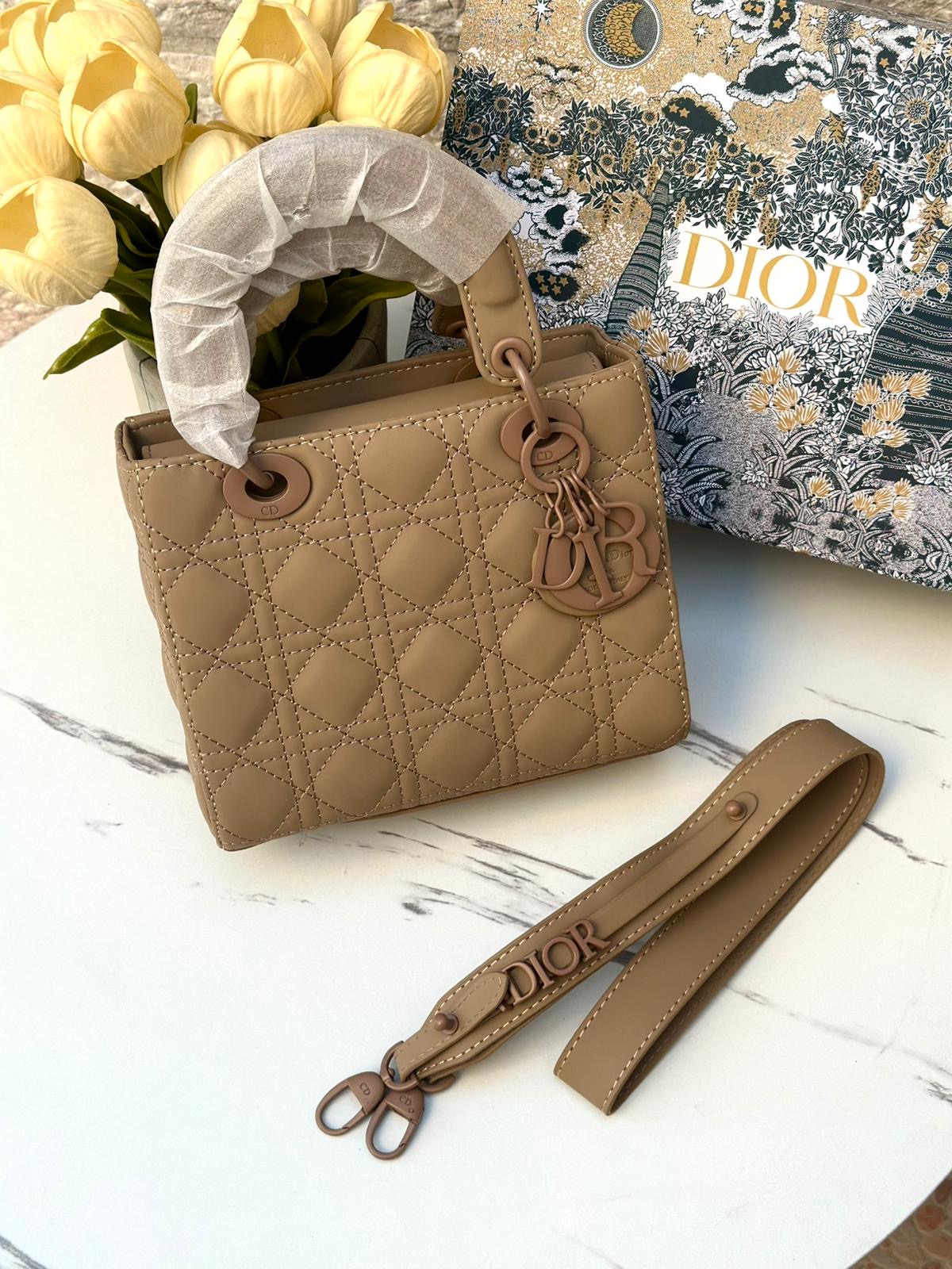 ea8c3c2b-e3fd-420e-8b3c-5444e5cc2372 ليدي ديور موكا مَت،24 سم ،مع علبة 🤎 - الصورة 1