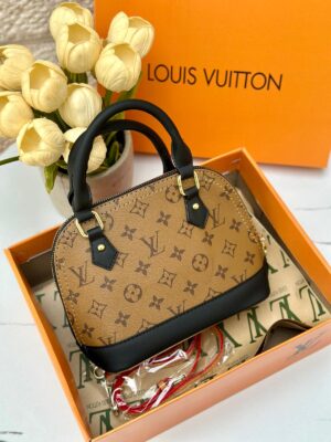 شنتة LV بيج، مع علبة 👜