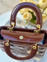 ⁦ليدي ديور شوكلت🍫 لامع،22 سم ،مع علبة.⁩ - الصورة ⁦6⁩