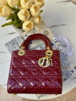 ⁦ليدي ديور ماروني لامع،مع علبة،22 سم ♥️⁩ - الصورة ⁦4⁩