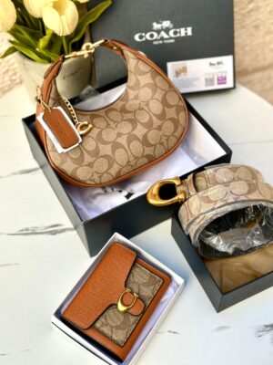 بكج كوتش اللطيف ☺️🤎