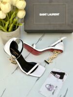 YSL هيلز ابيض ارضية احمر♥️🤍