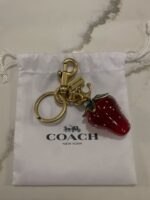 ⁦مدالية كوتش فراولة / مختومة 🍓⁩ - الصورة ⁦2⁩