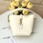 حقيبة bucket من ysl ابيض