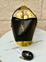 ⁦حقيبة bucket من ysl اسود⁩ - الصورة ⁦5⁩