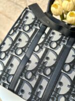 ⁦DIOR كبير معرق فاتح⁩ - الصورة ⁦5⁩