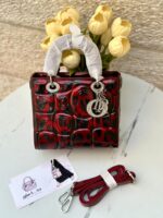 ⁦ليدي ديور سبيشل 3d لامع، قاعدة 22سم ♥️⁩ - الصورة ⁦2⁩