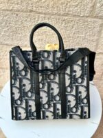 DIOR كبير معرق فاتح