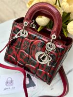 ⁦ليدي ديور سبيشل 3d لامع، قاعدة 22سم ♥️⁩ - الصورة ⁦5⁩