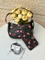 ⁦حقيبة كوتش مع محفظة 🍒🖤 قاعدة 22سم⁩ - الصورة ⁦3⁩