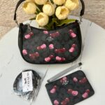 حقيبة كوتش مع محفظة 🍒🖤 قاعدة 22سم