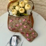 حقيبة كوتش مع محفظة 🍒🤎 قاعدة 22سم