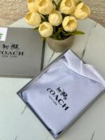 ⁦حقيبة كوتش كروس قاعدة 23سم🤍 مع 3 احزمة: -حزام يد صغير -حزام كروس جلد طويل -حزام كروس قماش طويل⁩ - الصورة ⁦6⁩